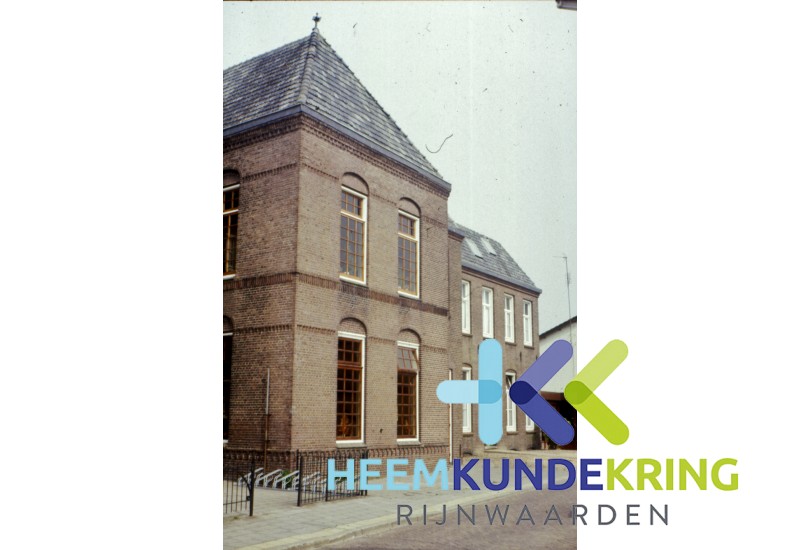 Coll. Gemeente Rijnwaarden Deel Meisjes school en Klooster- Dorpsdijk